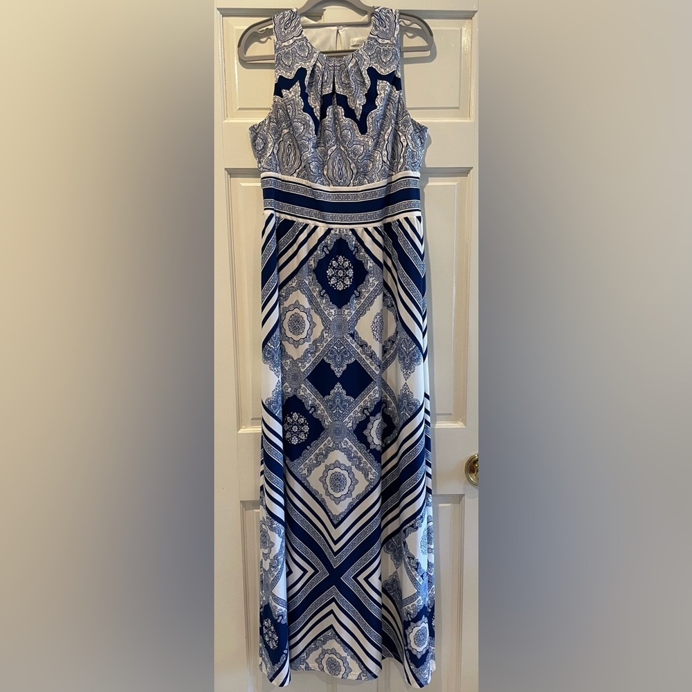 Dressbarn London Times Medallion Maxi Dress Blue/White Altered to petite length
